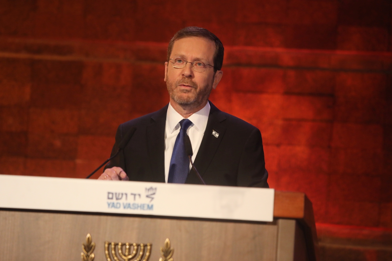 President Herzog: "We are obliged to learn the lessons of the Holocaust and pass them on to the next generations"